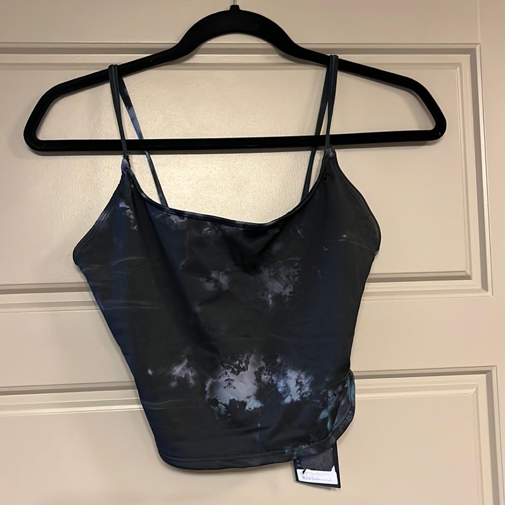 Onzie cropped workout top